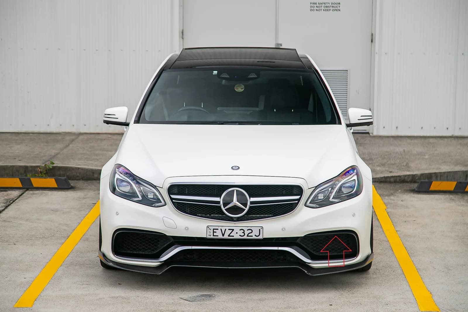 Mercedes E Serisi W212 AMG E63 Ön Tampon Nikelajı Üst Sol