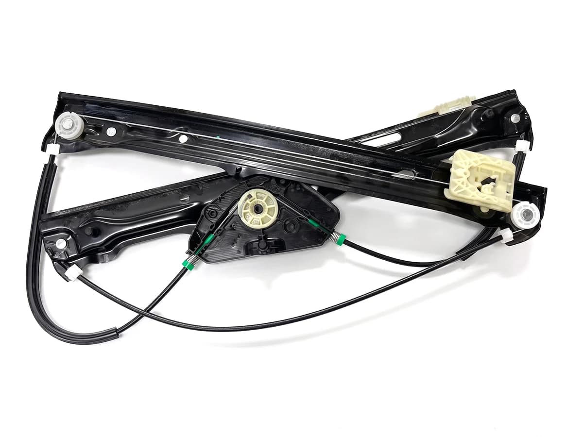 BMW X3 F25 2013-2018 Cam Krikosu Ön Sol Motorsuz
