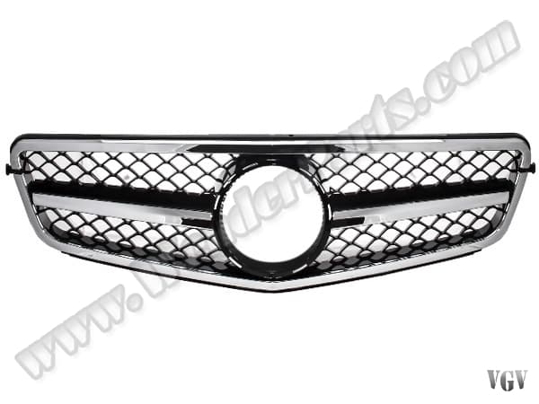 Mercedes C Serisi W204 2007-2013 Panjur Krom/Siyah Krom Çerçeve -AMG C63