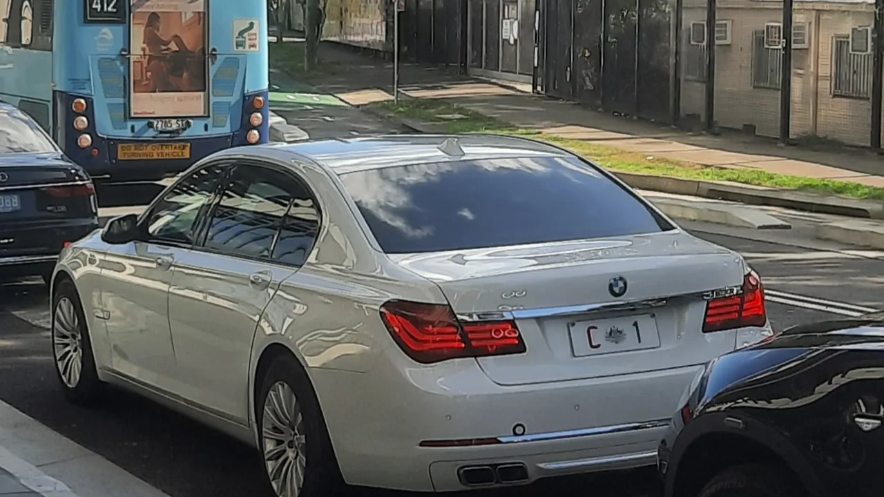 BMW 7 Protection · F03 araç görünümü