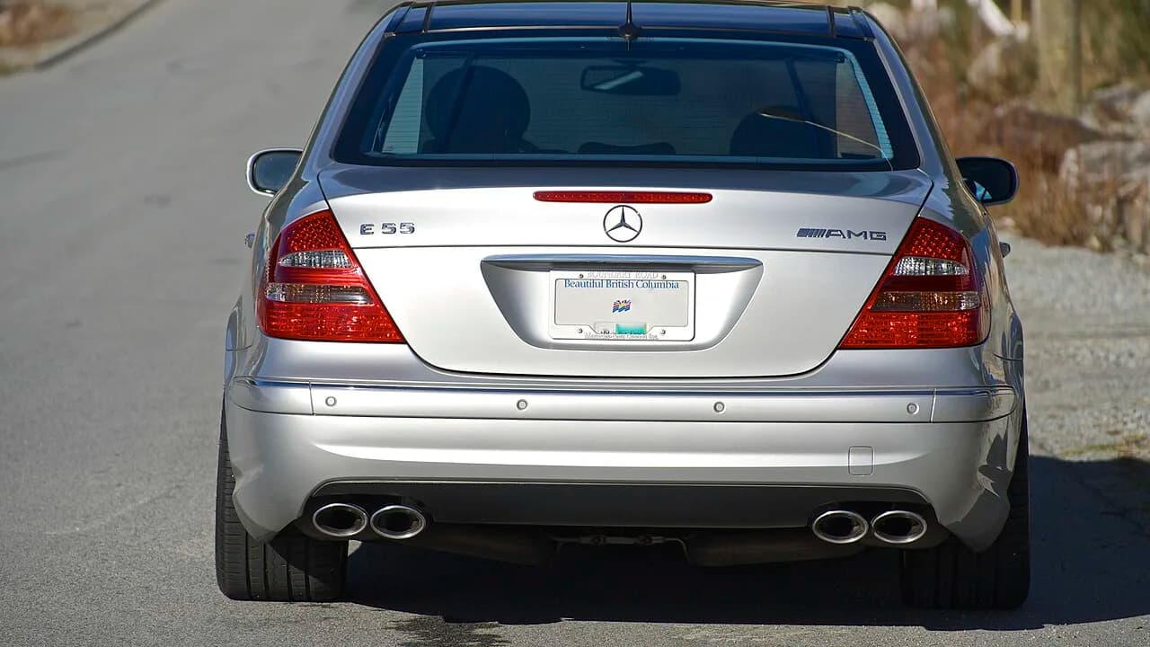 Mercedes-Benz E Serisi · W211 araç görünümü