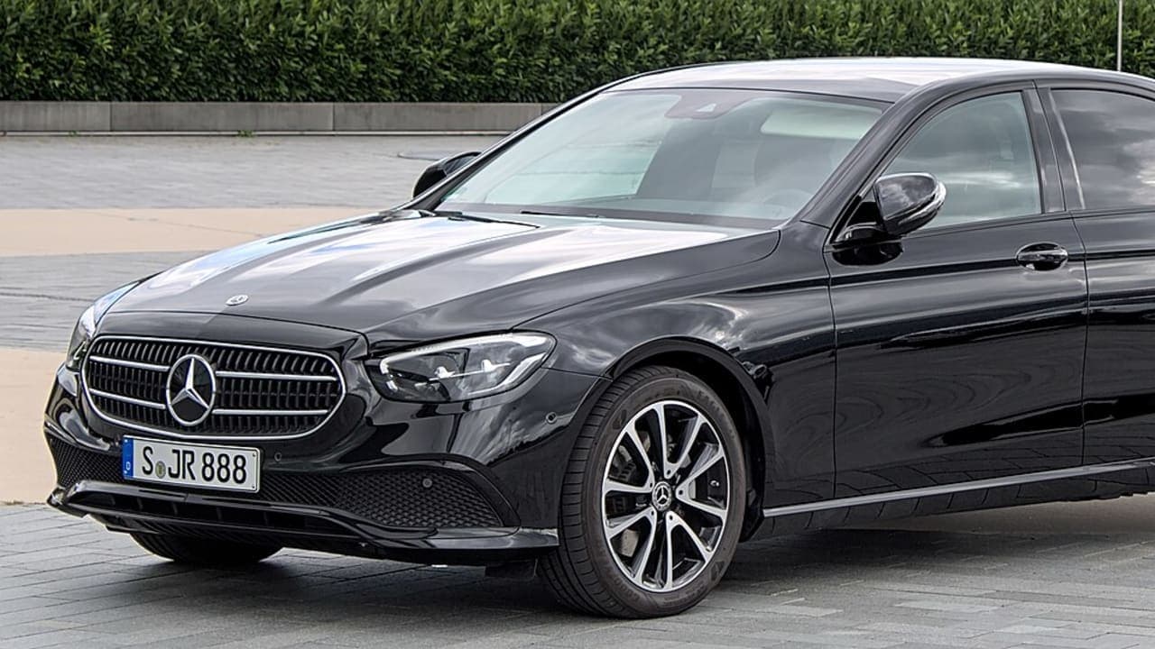 Mercedes-Benz E Serisi · W213 araç görünümü