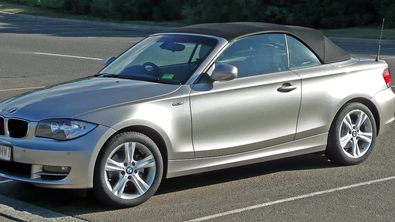 BMW 1 Cabrio · E88 araç görünümü