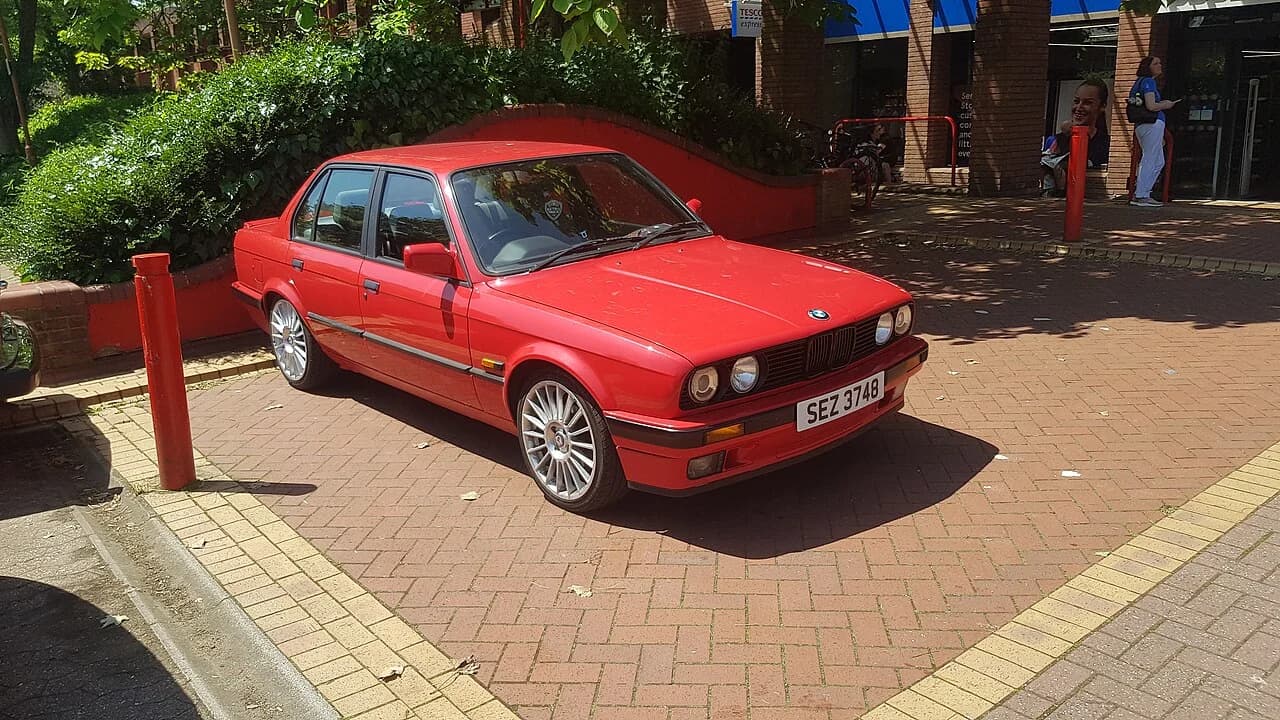 BMW 3 Serisi · E30 araç görünümü