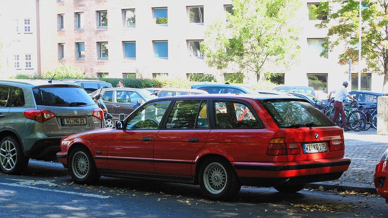 BMW 5 Serisi · E34 araç görünümü