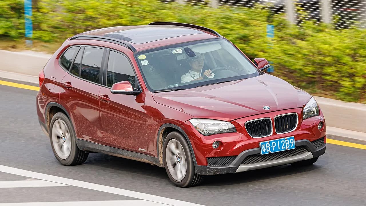 BMW X1 · E84 araç görünümü