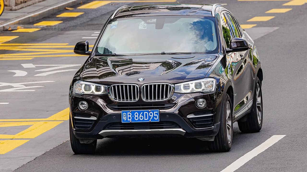 BMW X4 · F26 araç görünümü
