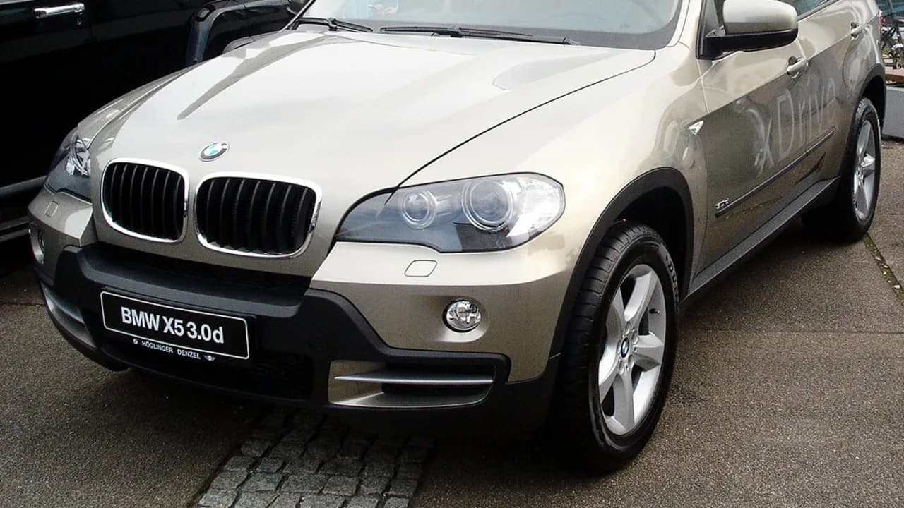 BMW X5 · E70 araç görünümü