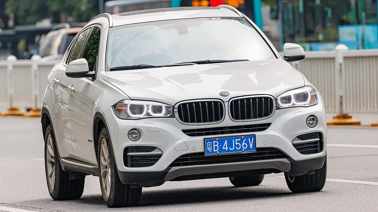 BMW X6 · F16 vehicle view