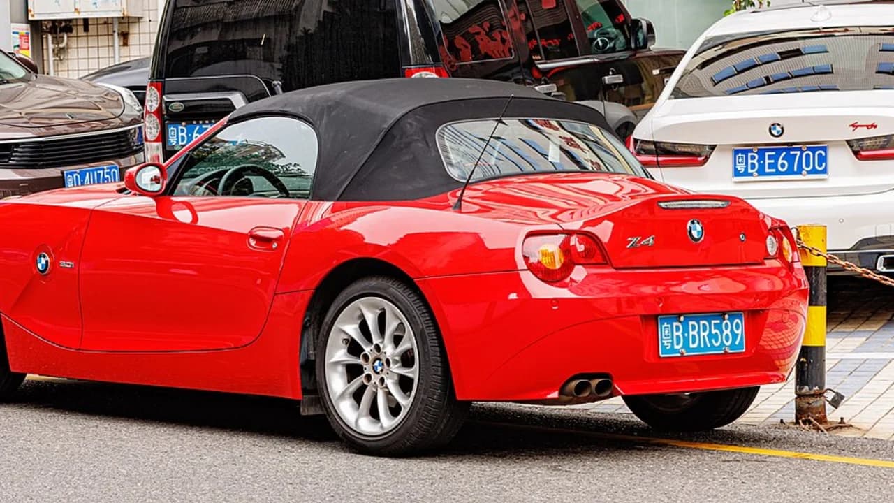 BMW Z4 Roadster · E85 vehicle view