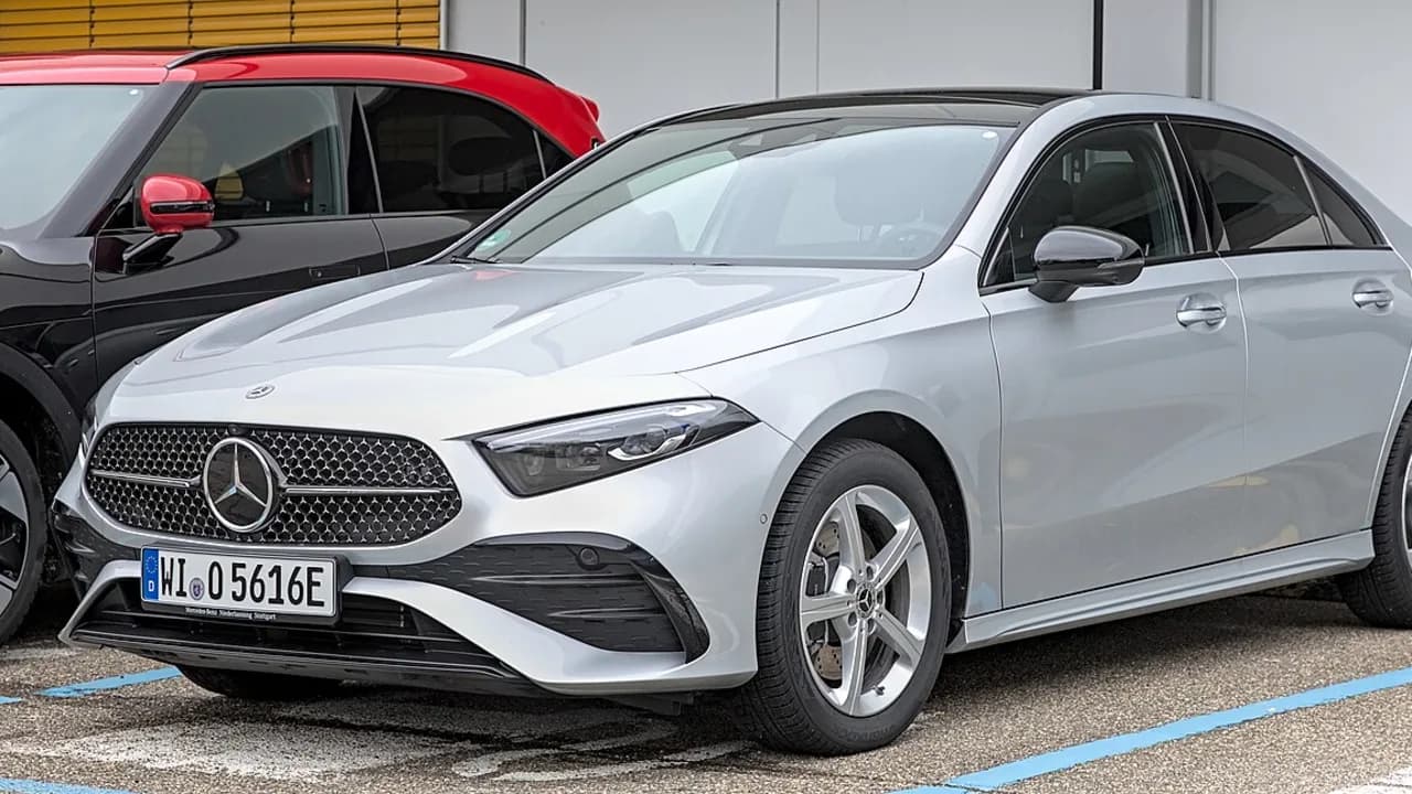 Mercedes-Benz A Sedan · V177 araç görünümü