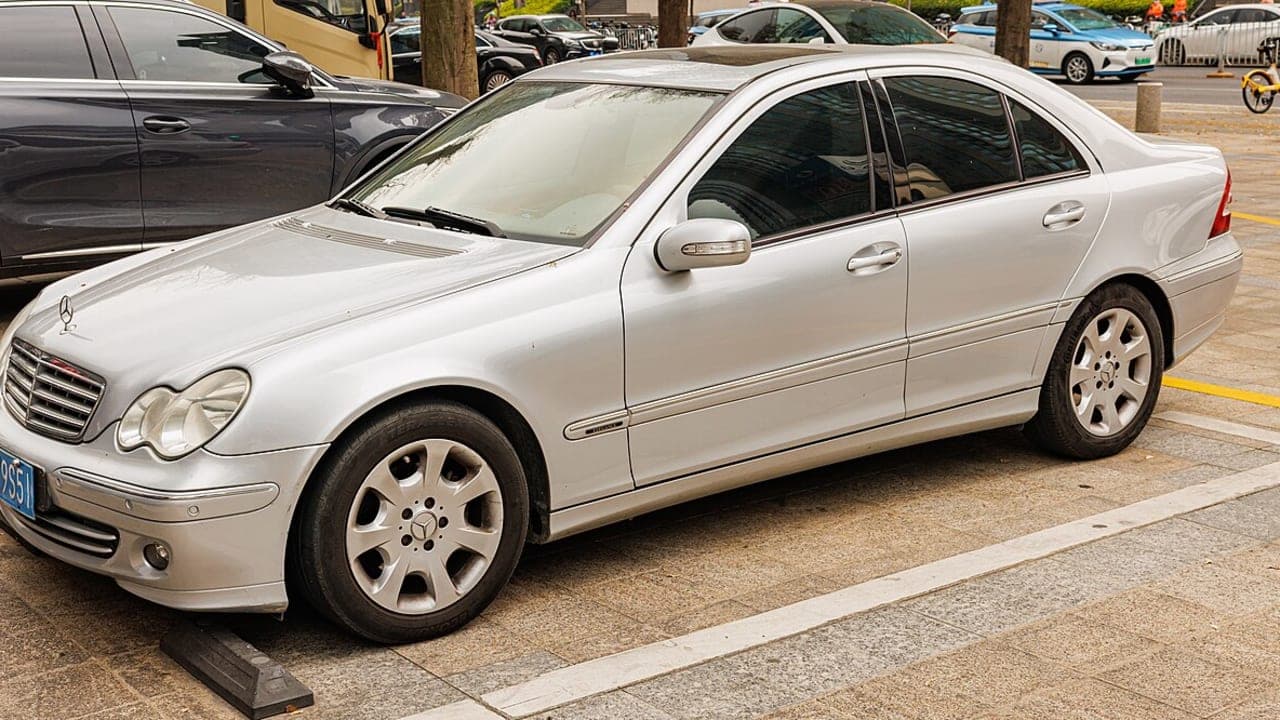 Mercedes-Benz C Serisi · W203 araç görünümü
