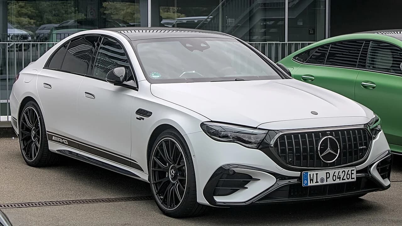 Mercedes-Benz E Serisi · W214 araç görünümü