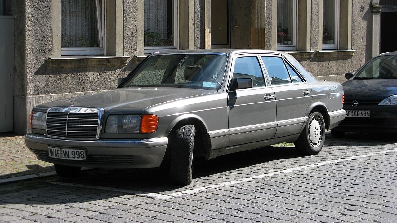 Mercedes-Benz S Serisi · W126 araç görünümü