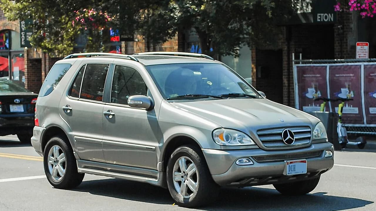 Mercedes-Benz ML · W163 araç görünümü