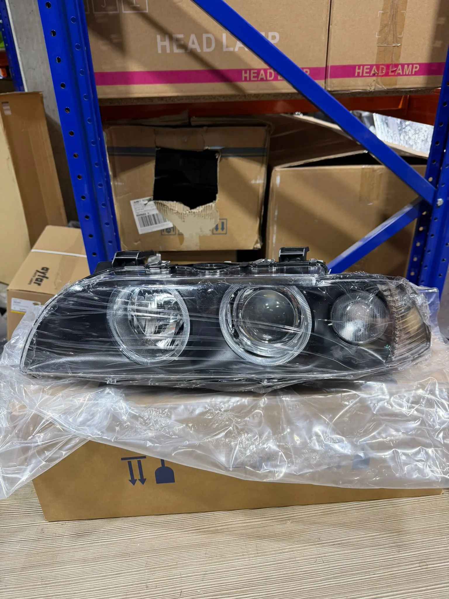 BMW 5 Series E39 Complete Headlight Sinyal Zemin Hella Tip 2000-03 Left Beyaz Black