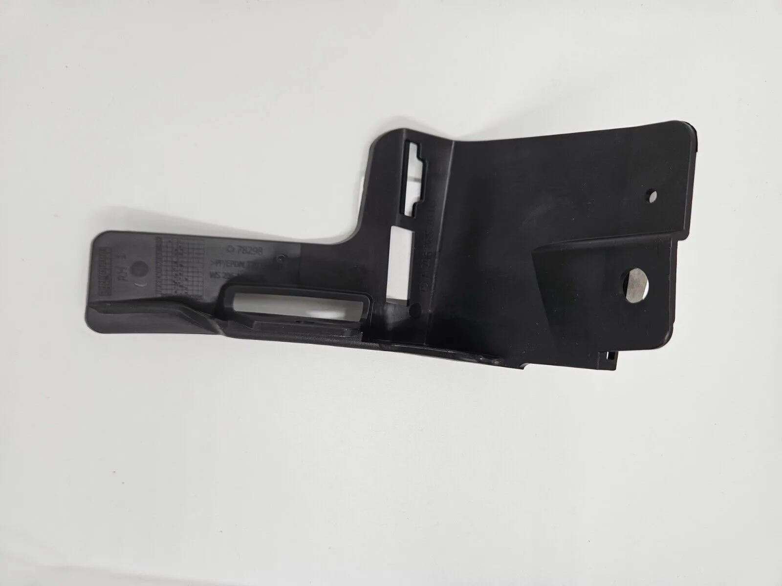 Mercedes C Serisi W206 Tampon Braketi Arka