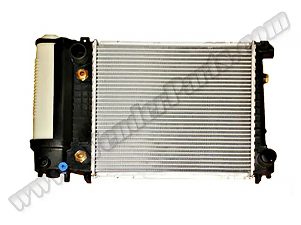 BMW 3 Serisi E30 M40 Motor Su Radyatörü Otomatik Şanzıman AC