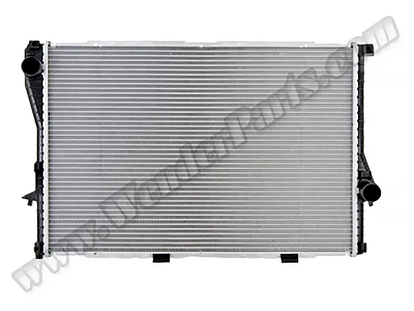 BMW 5 Serisi E39 M62 M73 1999-2003 Motor Su Radyatörü Man/Otomatik Şanzıman AC+/